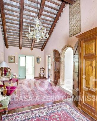 Villa di 360 m² con più di 5 locali e box auto dop