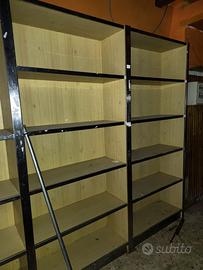 Scaffali in legno