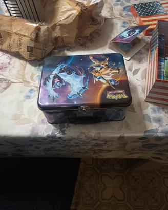 carte Pokemon con box sole e luna