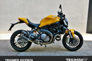 DUCATI Monster 821 Yellow