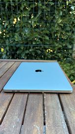MacBook Pro 13" Touch Bar 16GB RAM 256GB Argento