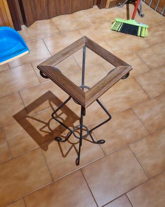 tavolino in legno e vetro. per telefono