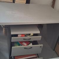 MOBILI PER UFFICIO