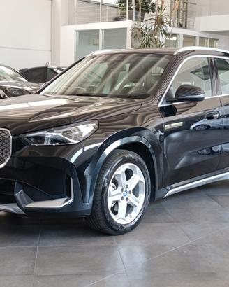 BMW iX1 edrive 20 X-Line