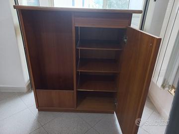 Mobile divisorio in legno artigianale