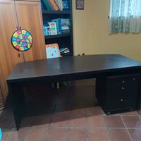 Scrivania professionale curva con cassettiera