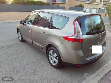 Renault Grand Scenic dCi 8V 110 CV EDC 7 POSTI