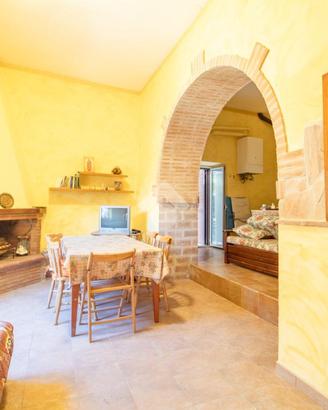 5 LOCALI A CITTADUCALE