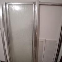 Box doccia doppio ben tenuto