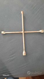 chiave a croce  marca Tawan 