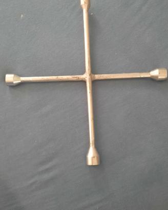 chiave a croce  marca Tawan 