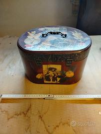 Scatola legno con decoupage, interno in velluto