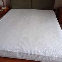 Letto matrimoniale con materasso