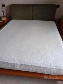 Letto matrimoniale con materasso