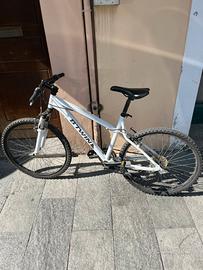 B'Twin Rockrider 5.1