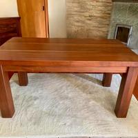 Tavolo  in legno massello d’ulivo