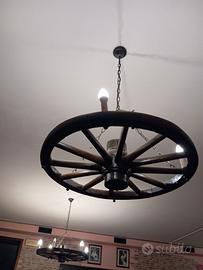 Lampadari con vere ruote di carro