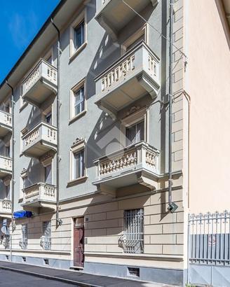 2 LOCALI A VENARIA REALE