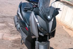 XMAX 300