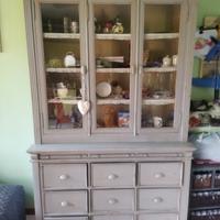 mobile cassettiera con vetrina shabby chic