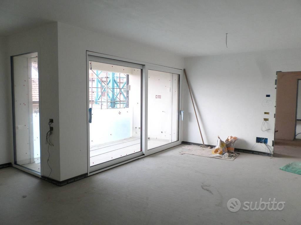 Appartamento di 103 m² con 3 locali e box auto a C - Vista 4