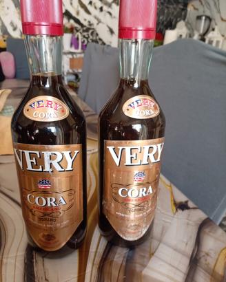 bottiglie vintage anni 70/80- cynar + Very Cora 