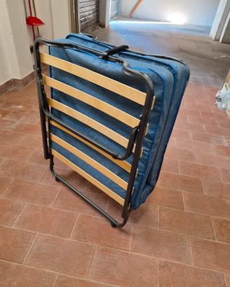 Letto piegabile + tavolino + stampante