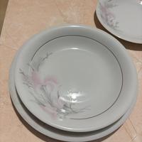 Servizio piatti, tazze,tazzine Bavaria  per 12