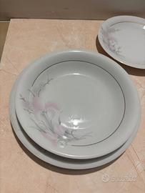 Servizio piatti, tazze,tazzine Bavaria  per 12