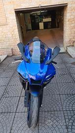 Yamaha yzf R1 2023/2024