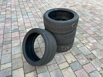 GOMME INVERNALI DUNLOP 225/40 R18