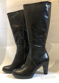 Stivali alti in pelle 39