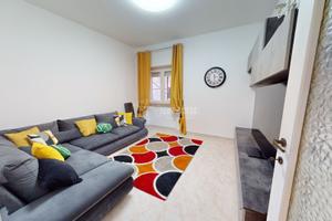 AMPIO TRILOCALE RISTRUTTURATO CON TERRAZZO E DOPPI