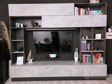 PARETE ATTREZZATA MODERNA