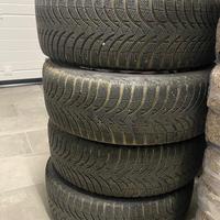 Vendo 4 gomme antineve Michelin più 4 cerchi