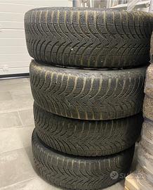 Vendo 4 gomme antineve Michelin più 4 cerchi