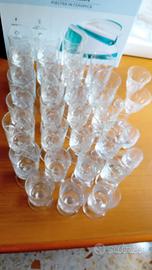 Bicchieri a calice eleganti