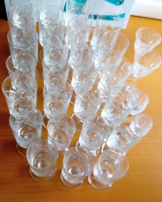 Bicchieri a calice eleganti
