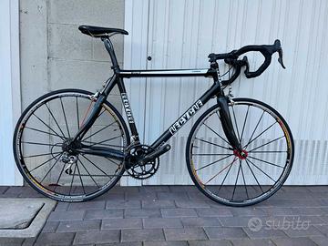 bici da corsa in carbonio