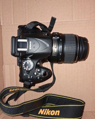 fotocamera Nikon D5200 reflex digitale