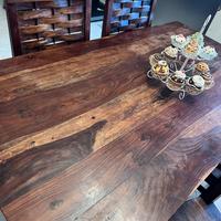 Tavolo in legno artigianale