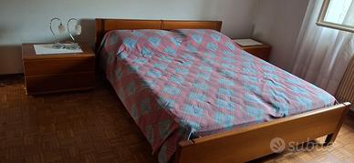 letto matrimoniale + 2 comodini