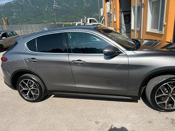 Alfa Romeo Stelvio 2.2 Turbodiesel 180 CV AT8 Q4