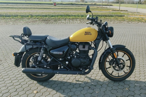Royal Enfield Meteor 350 yellow