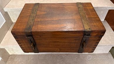 Scrigno in legno massello