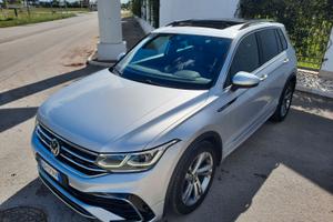 VW TIGUAN 1.5 TSI BENZINA 150CV,R-LINE,TETTO,2021