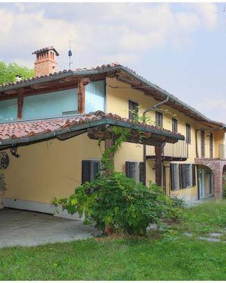Villa di 300 m² con 5 locali e box auto doppio a B