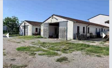 Locale laboratorio attività magazzini logistica