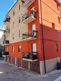 Appartamento di 83 m² con 3 locali e box auto a Pe