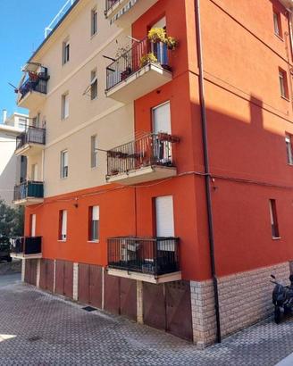 Appartamento di 83 m² con 3 locali e box auto a Pe